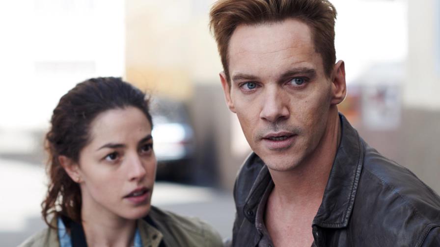 Arrestan al actor Jonathan Rhys Meyers tras chocar su automóvil manejando borracho Arrestan al actor Jonathan Rhys Meyers tras chocar su automóvil manejando borracho
