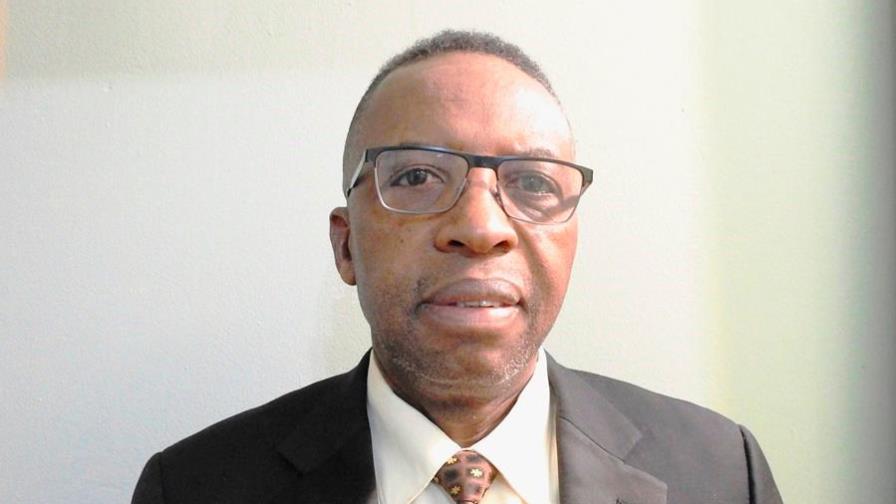 Dirigente del PRM pide desvinculen su negocio de red que roba vehículos en NY para traerlos a RD