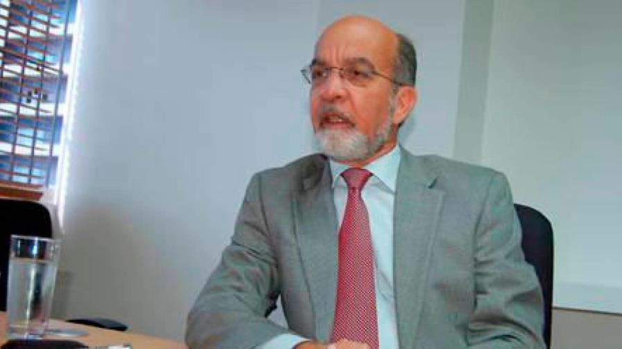 “Esa batalla le toca al Presidente”, dice Daniel Pou sobre orden de bajar en 50 % policías de entidades y funcionarios “Esa batalla le toca al Presidente”, dice Daniel Pou sobre orden de bajar en 50 % policías de entidades y funcionarios