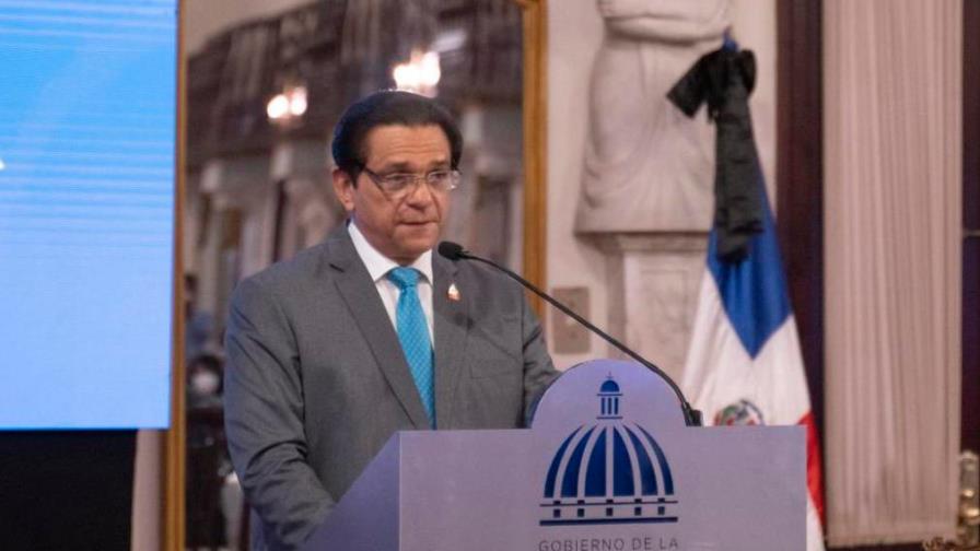 Ministro de Salud: a China hay que darle la oportunidad para que despache vacunas 