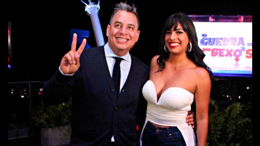 Daniel Sarcos: “Estamos reestructurando el lanzamiento de la segunda temporada de ‘La guerra de los sexos’”