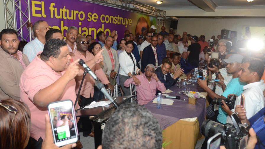 Leonelistas atacan acto que promovió la reelección de Danilo en Azua