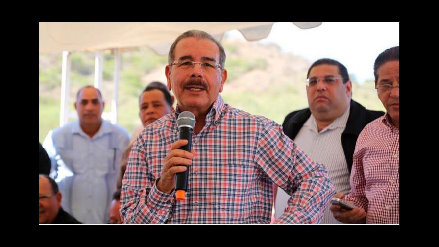 Presidente Medina se reintegra a sus labores en el Palacio Nacional