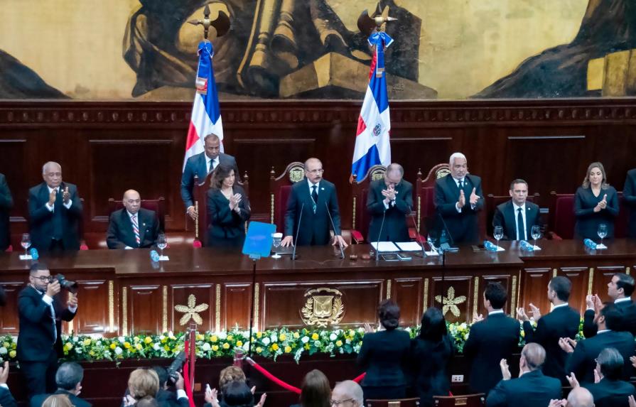 Danilo Medina defiende su obra de gobierno y llama a no dar marcha atrás