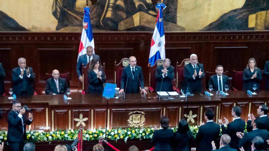 Danilo Medina defiende su obra de gobierno y llama a no dar marcha atrás Danilo Medina defiende su obra de gobierno y llama a no dar marcha atrás