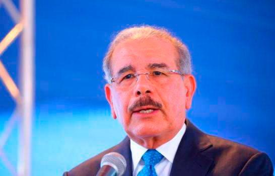 Presidente Medina dice pronto se llegará a meta de reducir tasa de analfabetismo