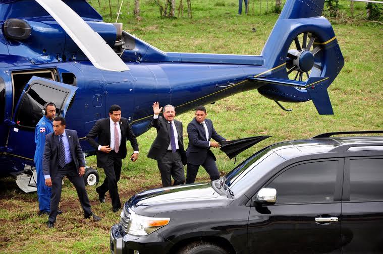 Aterriza de emergencia helicóptero que trasladaba al presidente Medina 