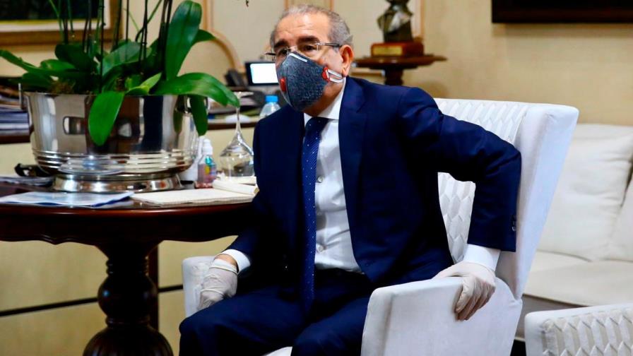 Una reunión en el Palacio a más de dos metros de distancia Una reunión en el Palacio a más de dos metros de distancia