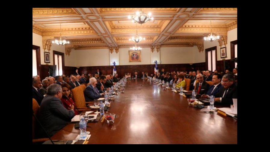 Presidente Danilo Medina se reúne con titulares de institutuciones Presidente Danilo Medina se reúne con titulares de institutuciones