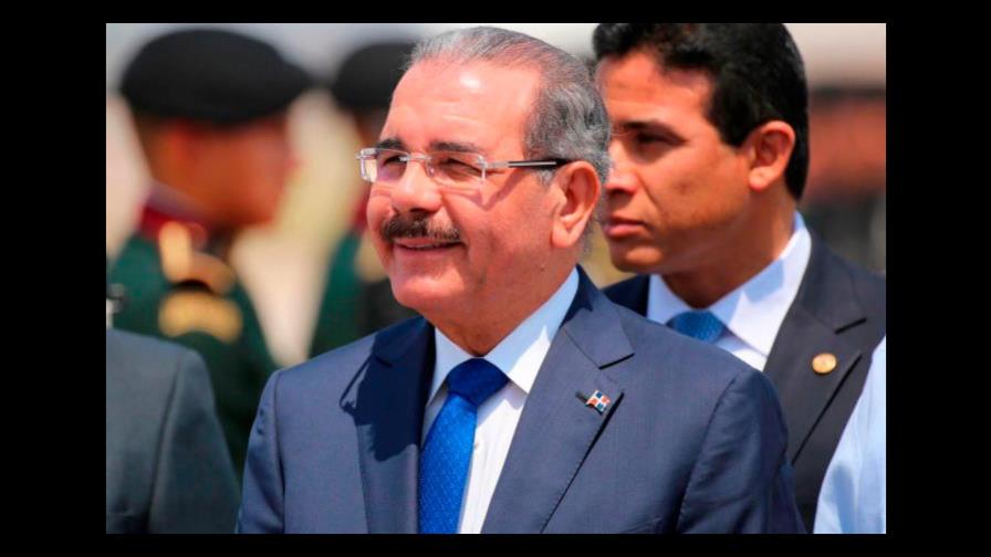 Danilo Medina: “Dios escuche nuestras súplicas y que fiestas de fin de año sean con moderación” Danilo Medina: “Dios escuche nuestras súplicas y que fiestas de fin de año sean con moderación”