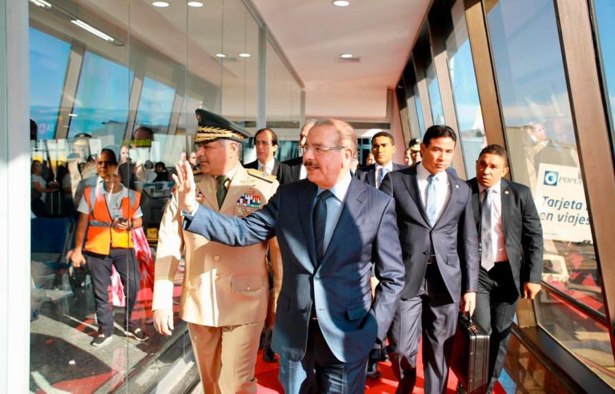Presidente Medina llegó al país tras participar en Cumbre del Clima COP25