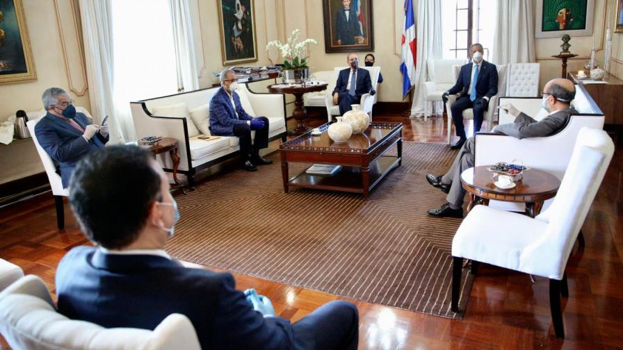 Medina da seguimiento a programas de alimentación escolar ante COVID-19 