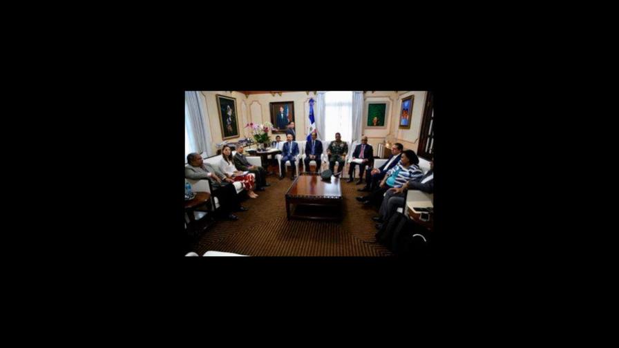 Danilo Medina sigue la evolución del coronavirus en el país