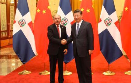 El Presidente Medina retorna hoy de su primera visita a China