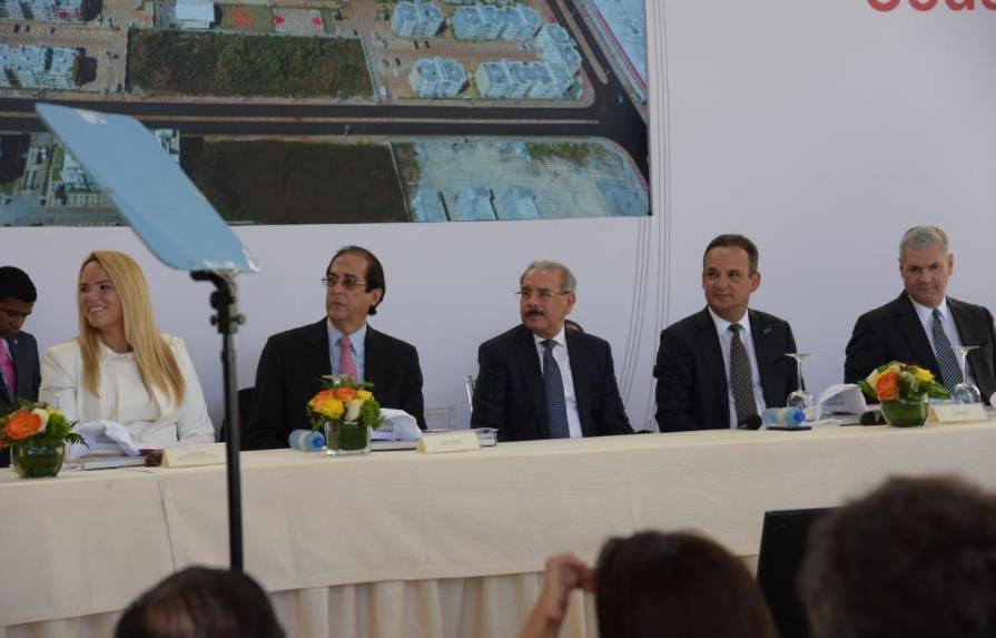 El presidente Medina entrega dos residenciales en la Ciudad Juan Bosch