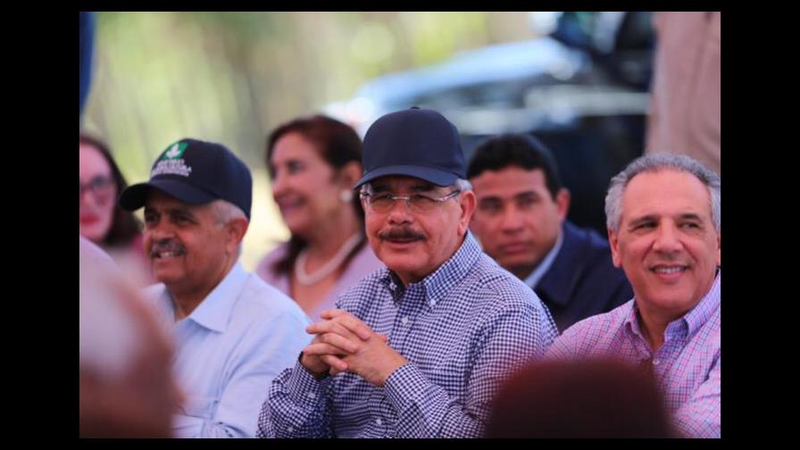 En Montecristi, Danilo fomenta siembra arroz ecológico y dispone construcción dos acueductos En Montecristi, Danilo fomenta siembra arroz ecológico y dispone construcción dos acueductos
