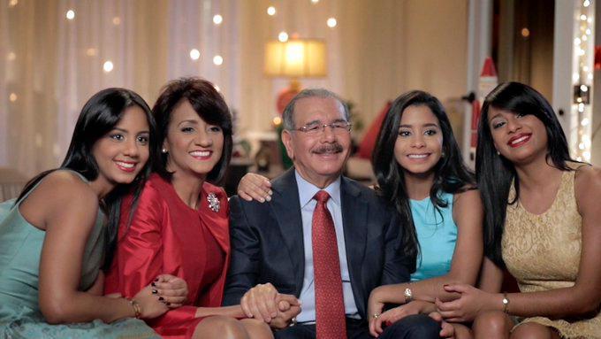 Presidente Medina felicita a los que como él tienen el privilegio de ser papá