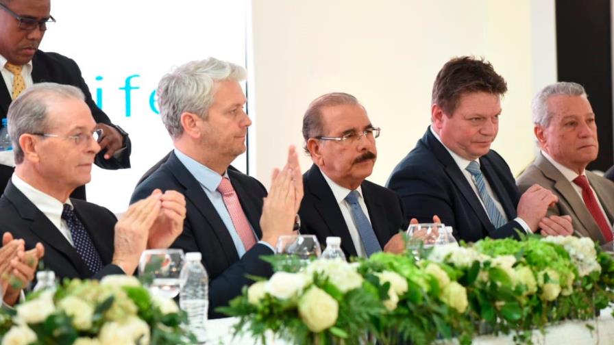 Inauguran planta para fabricación de equipos médicos y productos farmaceúticos