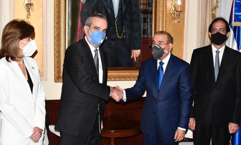 Danilo Medina entregará banda presidencial a Luis Abinader; no irá al salón de la Asamblea por pandemia