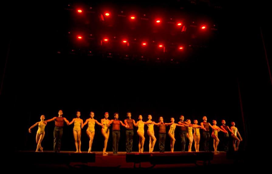 Reabre el Teatro Nacional con “50 minutos de danza y música”