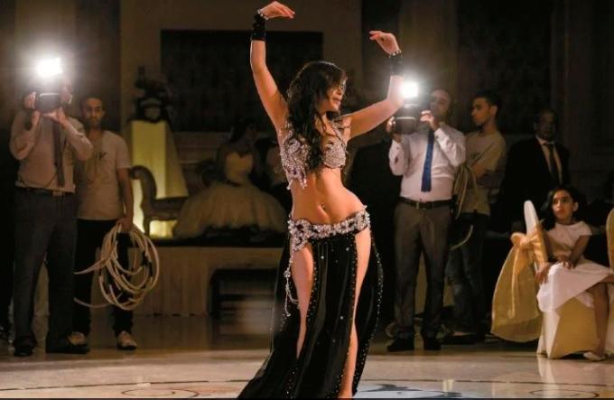 Las extranjeras, estrellas de la danza del vientre por represión a egipcias