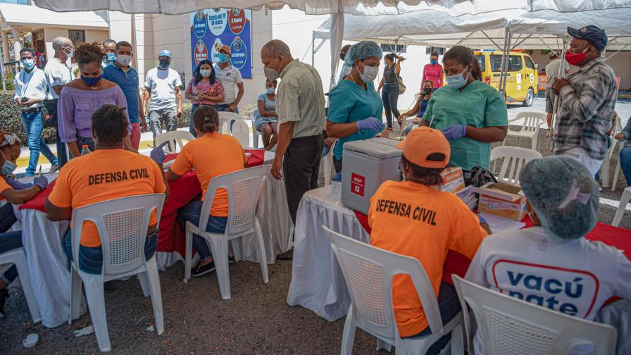 Obligatoriedad o no de vacuna anticovid genera debate en la República Dominicana
