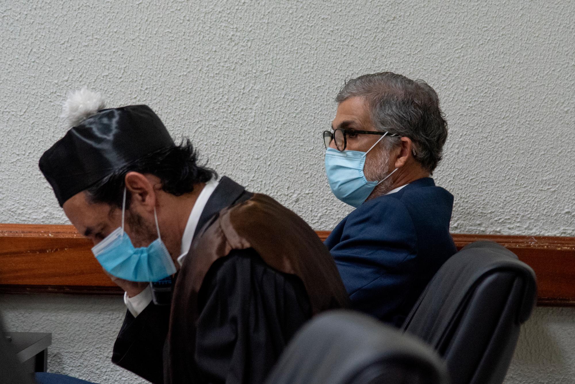 El abogado Conrado Pittaluga Arzeno, imputado en el caso Odebrecht, mira hacia el frente durante la audiencia del 10 de diciembre de 2020.