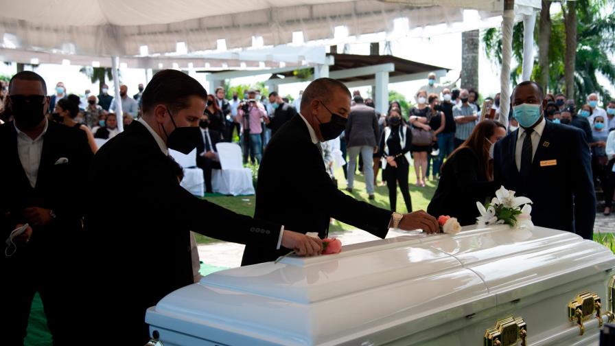 Dolor e impotencia en el último adiós a la arquitecta Leslie Rosado 