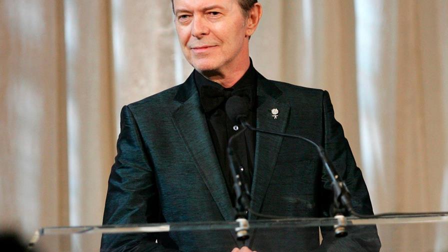 Una pintura de David Bowie hallada en un basurero sale a la venta en Canadá Una pintura de David Bowie hallada en un basurero sale a la venta en Canadá