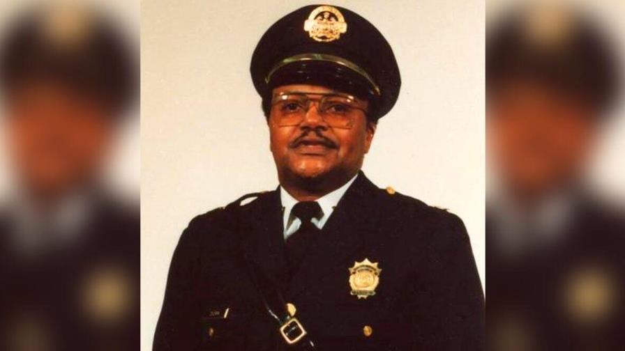 Asesinan a capitán retirado de la policía que defendía un negocio de los saqueos en St. Louis Asesinan a capitán retirado de la policía que defendía un negocio de los saqueos en St. Louis