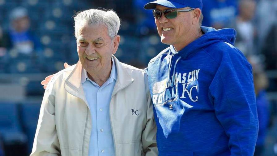 Compró a los Reales en US$96 millones en el 2000 y ahora lo vende por casi US$1,000