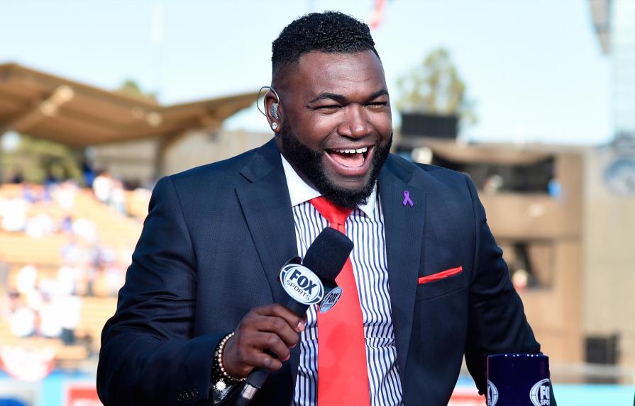 David Ortiz vuelve a la vida pública; felicita a Karen Yapoort