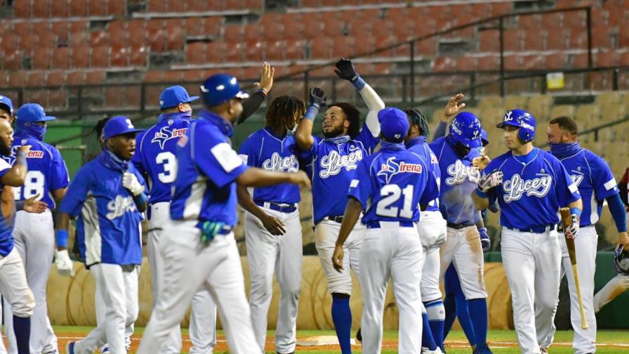 Lugo decide por el Licey en el noveno, que pagan con igual moneda a los Gigantes Lugo decide por el Licey en el noveno, que pagan con igual moneda a los Gigantes