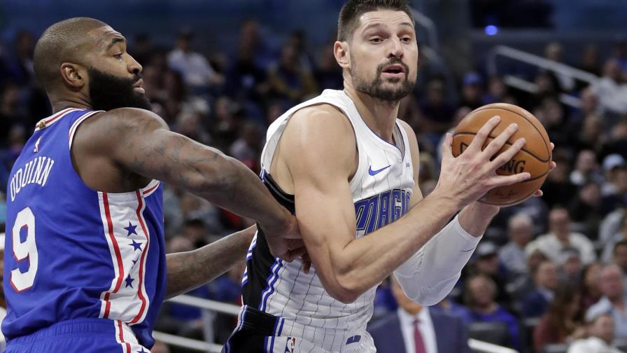 Vucevic conduce al Magic a triunfo sobre 76ers