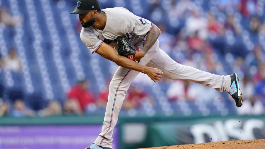 Alcántara recupera su forma y Marlins blanquean 6-0 a Filis