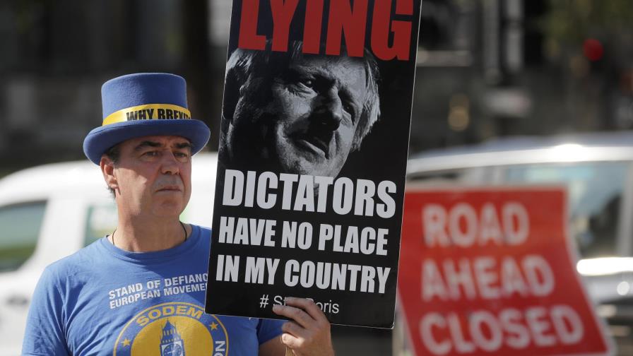 Johnson defiende su plan unilateral para el Brexit