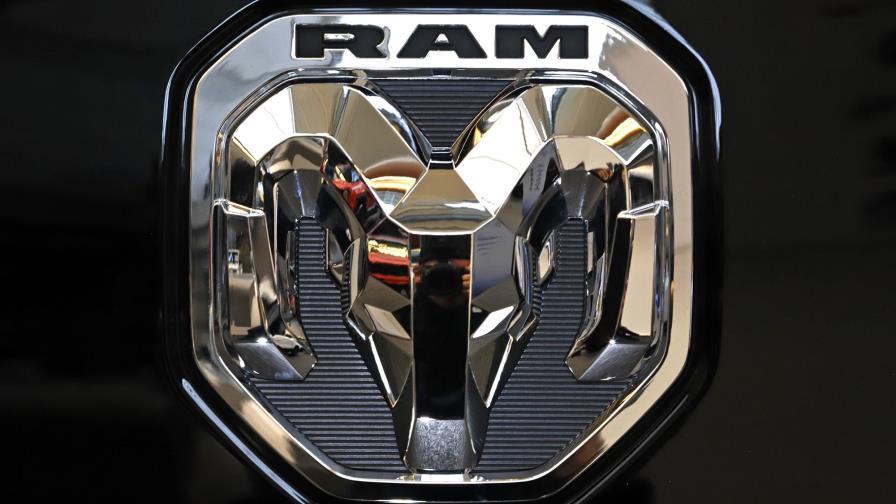 Fuente AP: Repunte de COVID afecta planta de Ram en Michigan