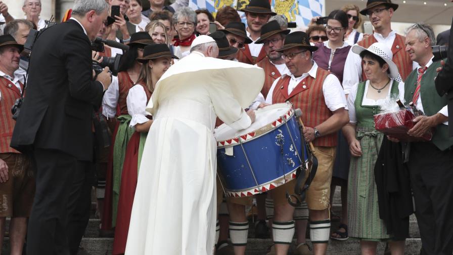 Cardenal es escéptico acerca de curas casados para Amazonas