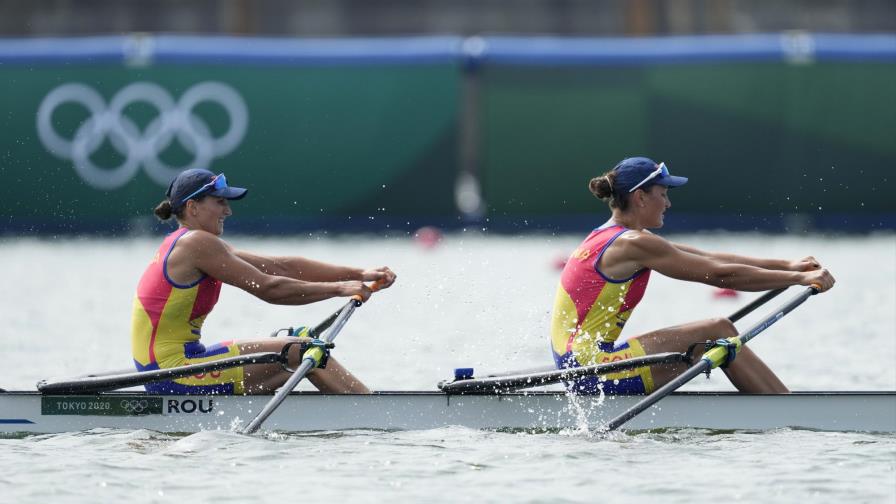 Rumania gana el oro en par de remos cortos para mujeres