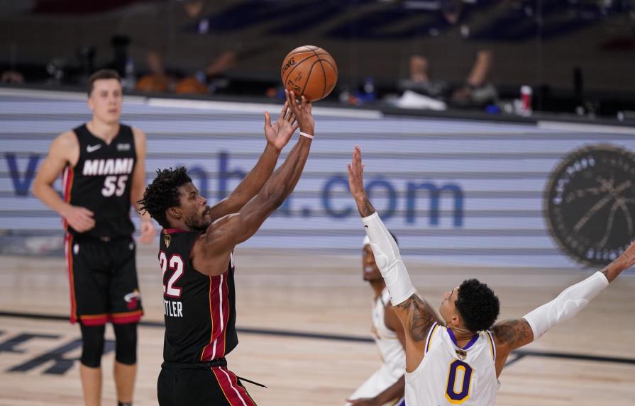 Butler se luce y el Heat recorta desventaja 2-1 ante Lakers