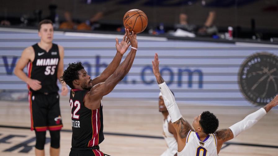 Butler se luce y el Heat recorta desventaja 2-1 ante Lakers
