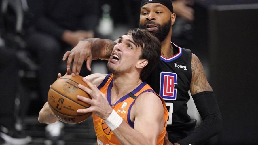 Suns pierden a Saric por lesión de ligamentos en la rodilla