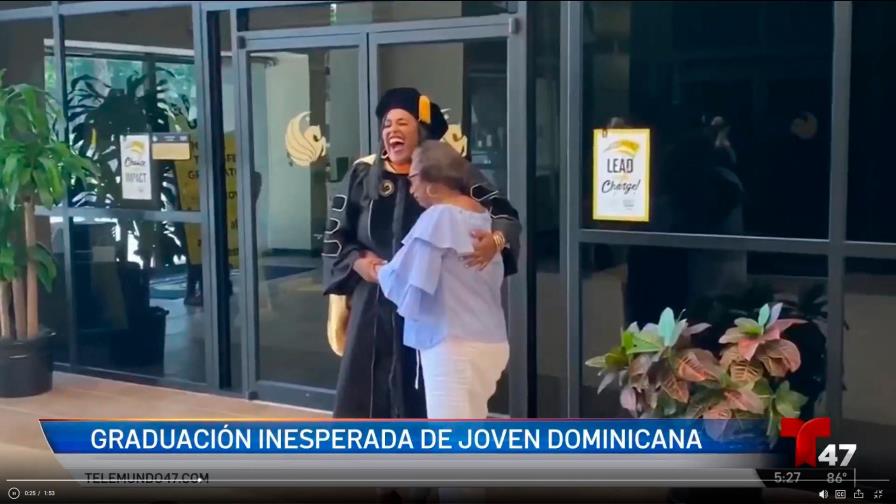 Sorprende a su mamá al revelarle que hizo un doctorado en secreto