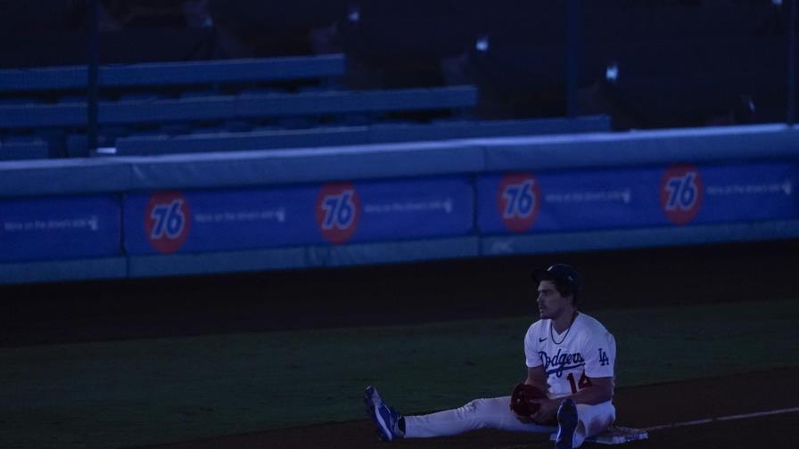 Dodgers vencen 7-6 a Angelinos en partido parado por apagón Dodgers vencen 7-6 a Angelinos en partido parado por apagón