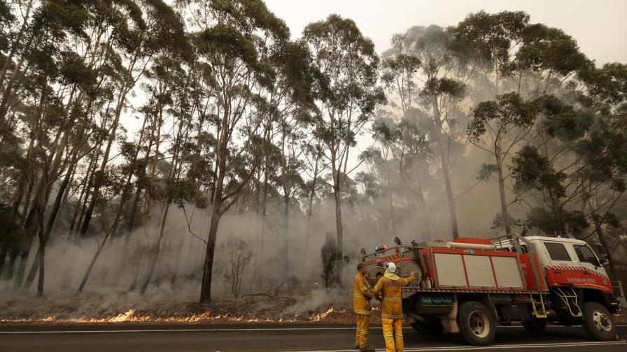 1er ministro australiano rechaza críticas por incendios
