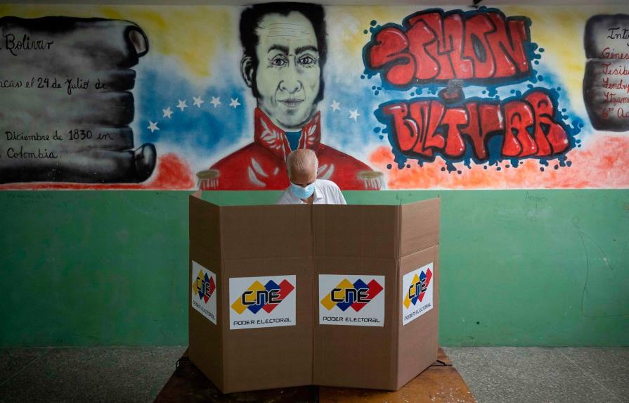 Opositor llama a protesta para exigir resultado electoral en estado de Chávez