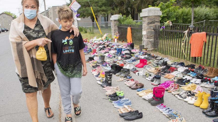 Canadá rinde homenaje a decenas de niños indígenas muertos Canadá rinde homenaje a decenas de niños indígenas muertos