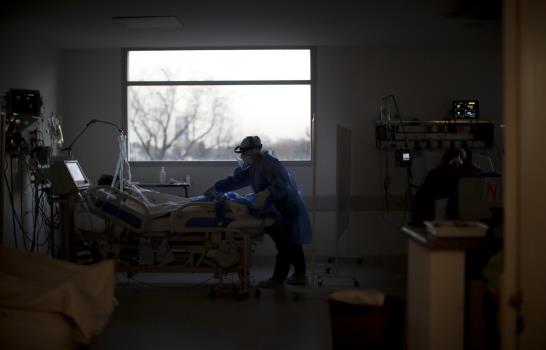 Terapistas argentinos agotados alertan que sigue el peligro