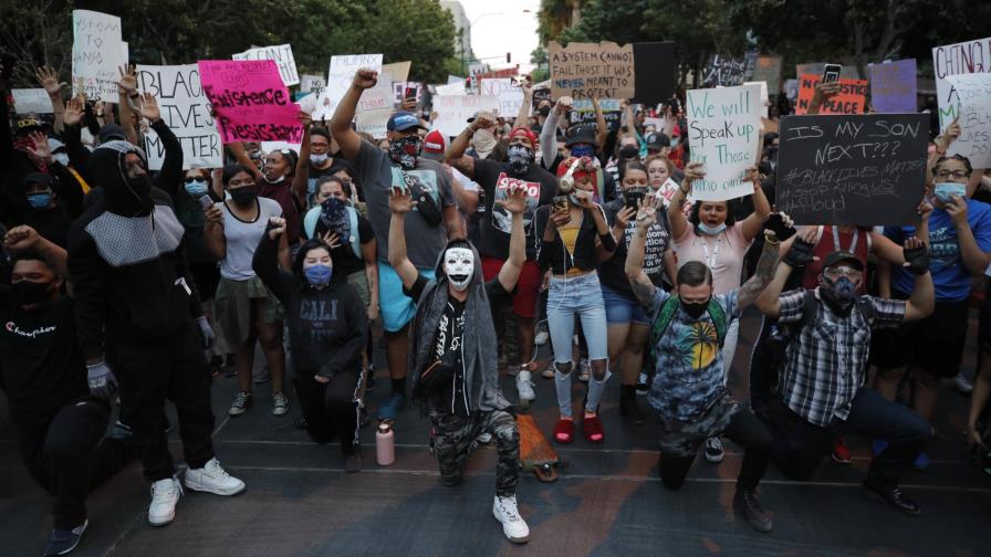 EEUU: Prevén pico de contagios por protestas masivas