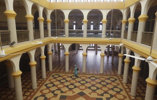 Musulmanes se aferran al espíritu del Ramadán pese al virus